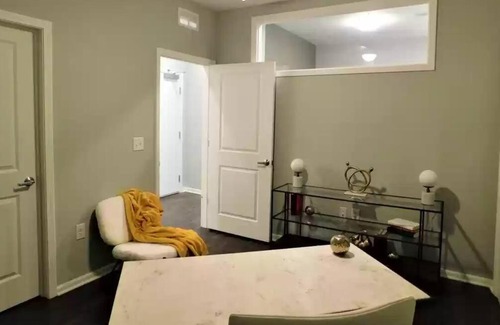 Midtown - Westport Apartment | The view - 2 bedroom 2 bath exclusive Loft in DTKC
