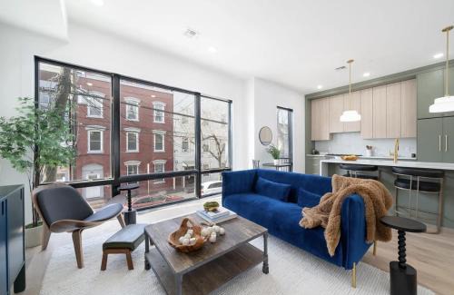 The Heights Apartment | The View - Direct Bus Time Square NYC Breakfast Included - C