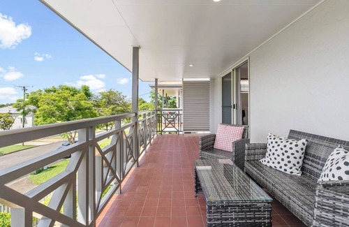 Coorparoo Villa | The Villa on Shire Comfort near Coorparoo Square