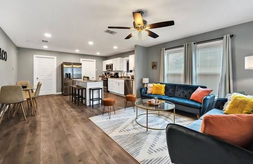 North Waco House | The Waco Charmer: Close to all the attractions!