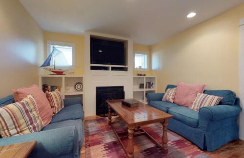 Nelscott House | The Warren at Olivia Beach