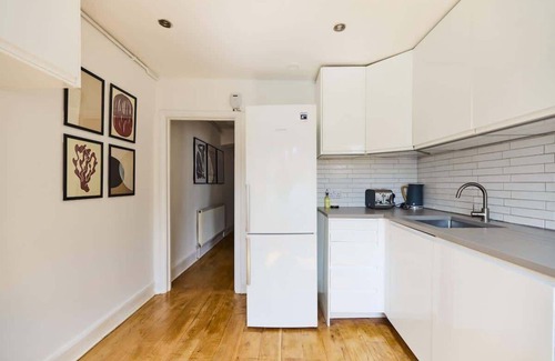 Archway Apartment | The Waterlow Park Wonder - 2BDR with Study