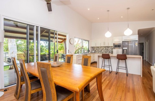 Horseshoe Bay House | The Wave, Horseshoe Bay
