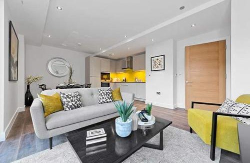 Spitalfields Apartment | The Wentworth Apartment - Sleeps 4