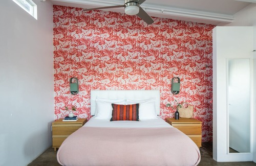 Tahquitz River Estates Hotel | The Wesley Studio 1 by AvantStay | Retro & Spacious Studio | ADA Accessible