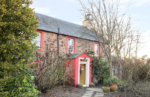East Linton House | THE WEST WING, pet friendly, character holiday cottage in East Linton