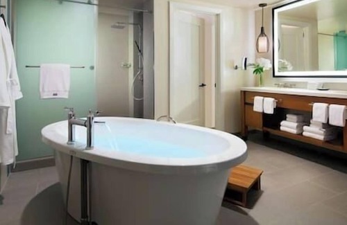 Kaanapali Resort | The Westin Nanea Ocean Villas Resort & Spa Hot Tub
