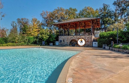 Mount Meigs Apartment | The Westscott at The Waters By Villa Real Escapes