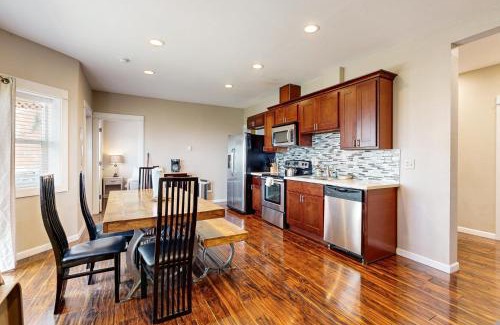 Lincoln City Apartment | The Whale -Lower