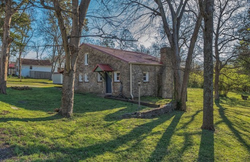 Madison House | The Whiskey River Lodge