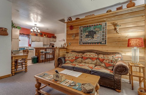 Norman Bed & Breakfast | The Whispering Pines Inn Bed & Breakfast