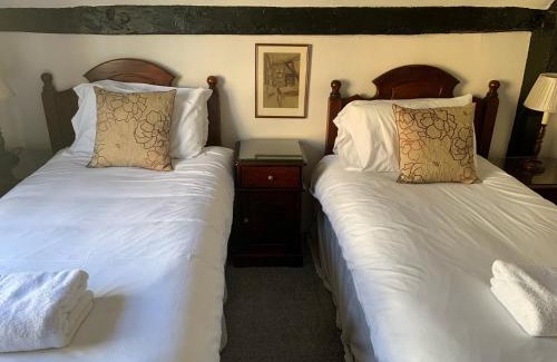 Winchcombe Hotel | The White Hart Inn