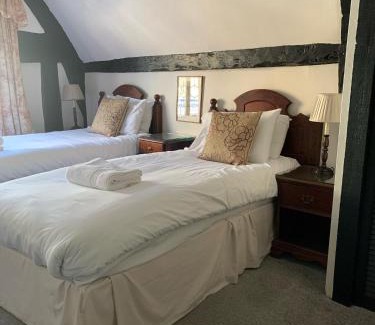 Winchcombe Hotel | The White Hart Inn