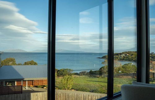 Swansea House | The White House - Freycinet Holiday Houses