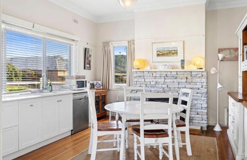Apollo Bay House | The White House Prime Location and Oozing Character