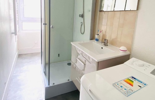 Rive Droite Apartment | The whole loc -Beautiful Bright Apartment -*WIFI 6*-