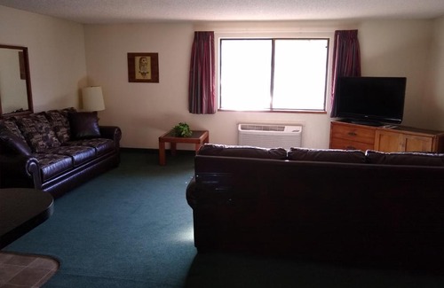 Enterprise Hotel | The Wilderness Inn
