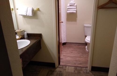 Enterprise Hotel | The Wilderness Inn