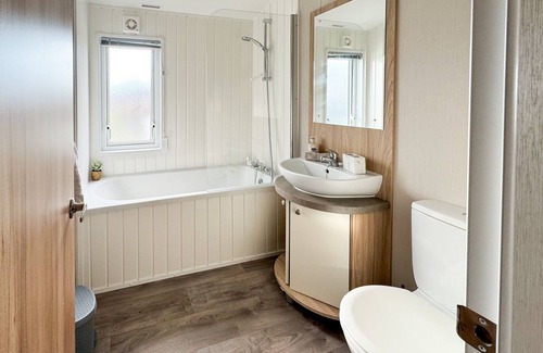 Lincoln Apartment | The Wildflower Lodge - A countryside retreat
