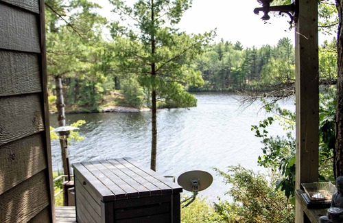 Gravenhurst Cottage | The Willow | Lakefront Cottage | Muskoka
