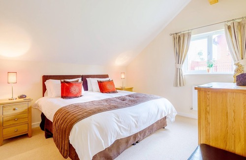 Winnard's Perch Ski Chalet | The Willows - Scandinavian style lodge offering spa, swimming pool, fishing and more. Dog friendly