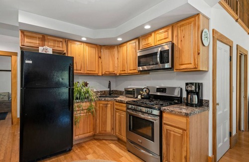 Falmouth Apartment | The Woodland Loft at Falmouth