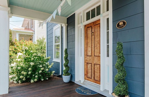 Staunton House | The Woodward: Walk Downtown, Staunton Mural