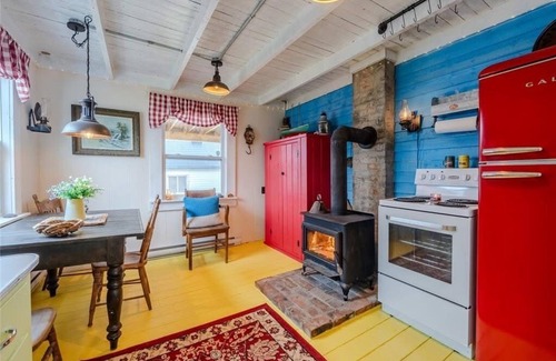 Heart's Delight House | The Yellow Dory Heart’s Delight 2BR! Ocean Views