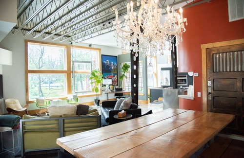 Indianapolis House | The Y @Keystone4BR 3.5BA Eclectic/Spacious Getaway