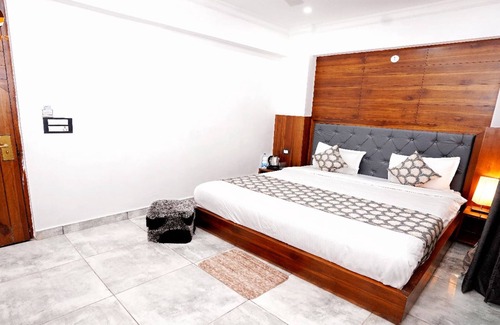 Tapovan Hotel | The Yachi's