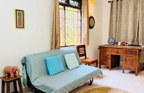 Mandrem House | The YelloMello House 1BHK fast Wi-Fi AC Pet-Friendly Cosy Cottage
