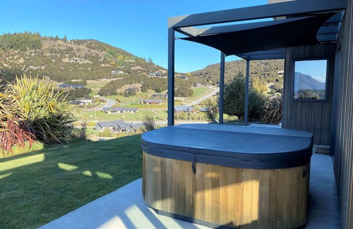 Wanaka House | The Yellow Door The S