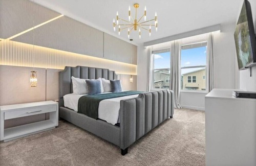 Four Corners Hotel | Themed and modern single family at Champions Gate