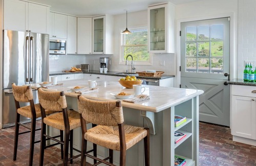 Summerland House | There Perfect Summerland Charmer