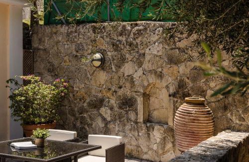 Leivathos Apartment | Theros Retreat