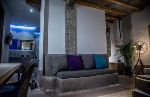 Thessaloniki Apartment | ThessHomeLiving