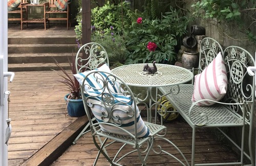 Ringstead House | Thimble Cottage - Three Bedroom House, Sleeps 5