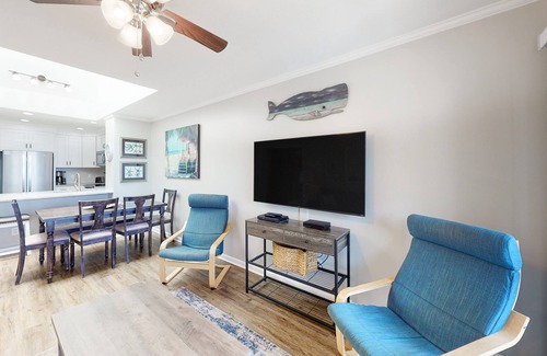 Atlantic Beach Condo | Third-Floor, Oceanfront Condo with Excellent View, Balconies, WiFi & Shared Pool