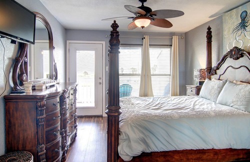Port Aransas Condo | Third Floor Seabatical Condo in Mustang Island by Redawning