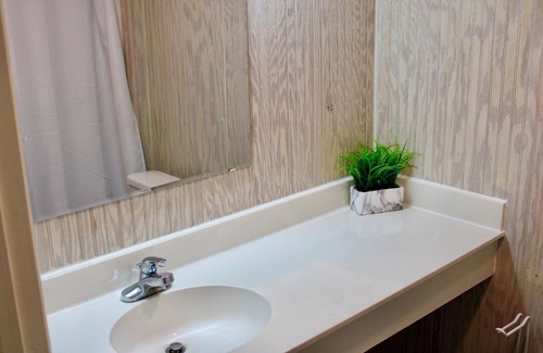 Ocean Drive Apartment | This aparthotel is a 1 bedroom(s), 1 bathrooms, located in North Myrtle Beach, SC.