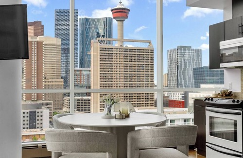 Beltline Apartment | This apartment is a 2 bedroom(s), 2 bathrooms, located in Calgary, AB.