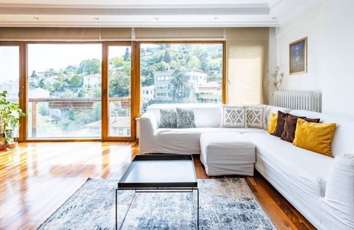 Bebek Apartment | This apartment is a 2 bedroom(s), 1 bathrooms, located in Beşiktaş, İstanbul.