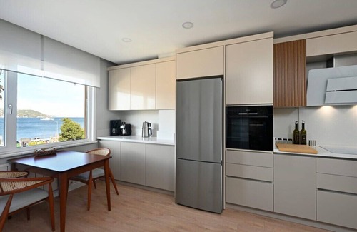 Sariyer Apartment | This apartment is a 4 bedroom(s), 2 bathrooms, located in Sarıyer, İstanbul.