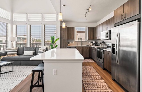Deerwood Apartment | This apartment is a 3 bedroom(s), 2 bathrooms, located in Jacksonville, FL.