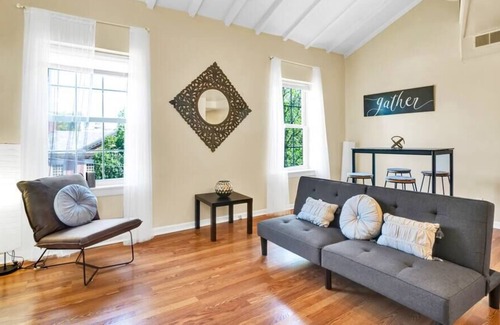 Society Hill Apartment | This apartment is a 1 bedroom(s), 1 bathrooms, located in Philadelphia, PA.