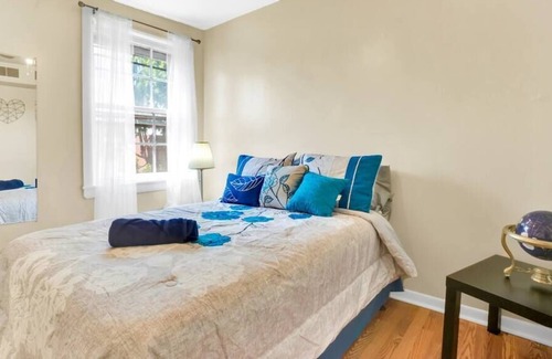 Society Hill Apartment | This apartment is a 1 bedroom(s), 1 bathrooms, located in Philadelphia, PA.