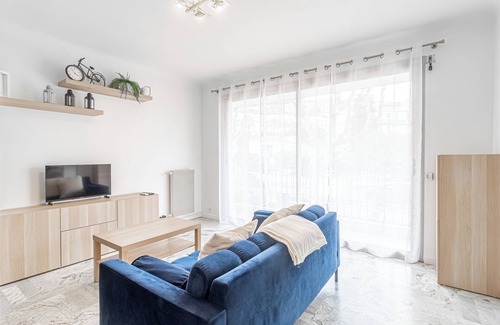 Menton Condo | This condominium is a 0 bedroom(s), 1 bathrooms, located in Menton , .
