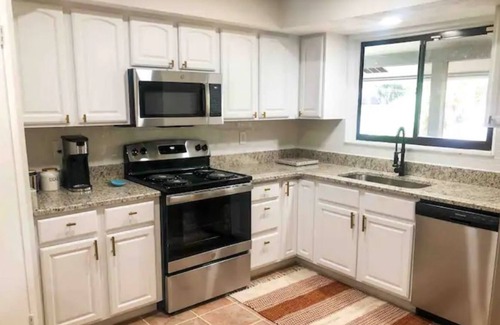 Dixieland Condo | This condominium is a 3 bedroom(s), 2 bathrooms, located in Lakeland, FL.