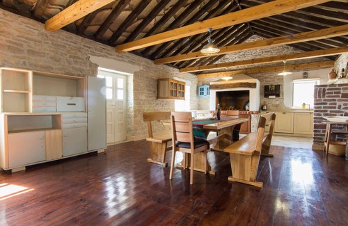 Benkovac House | This country-style holiday home is located in the village of Bukovi near a road.