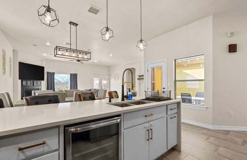 Biggs Field House | This home is stylish and filled with every ammenity